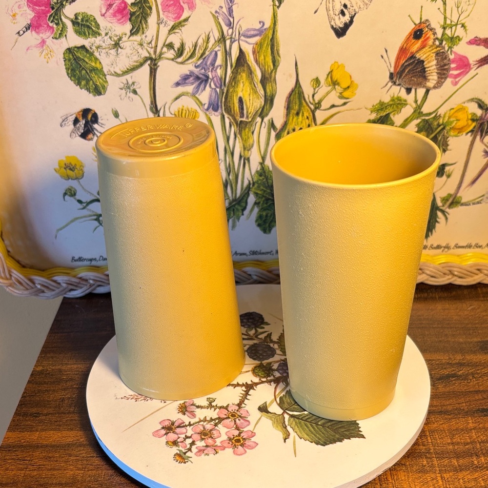 Tupperware Vintage Harvest Gold Tumblers